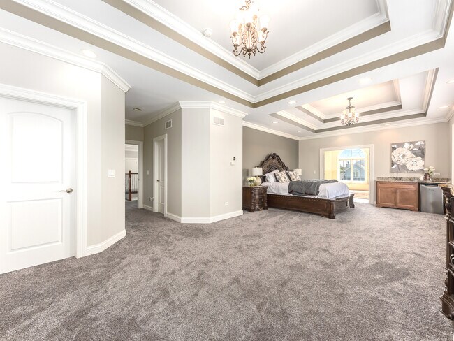 Building Photo - 2504 Skylane Dr