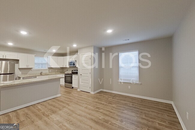 Building Photo - 136 Western Red Cedar Dr