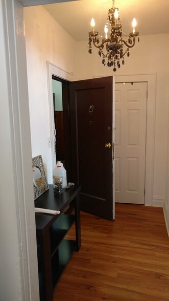 Building Photo - 276 Oriental Pl