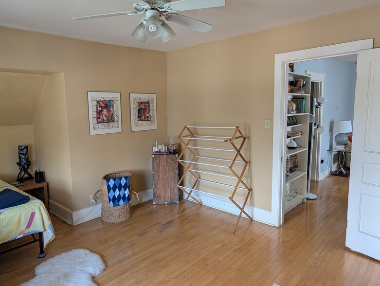 Bedroom 1 - 517 E Burleigh St