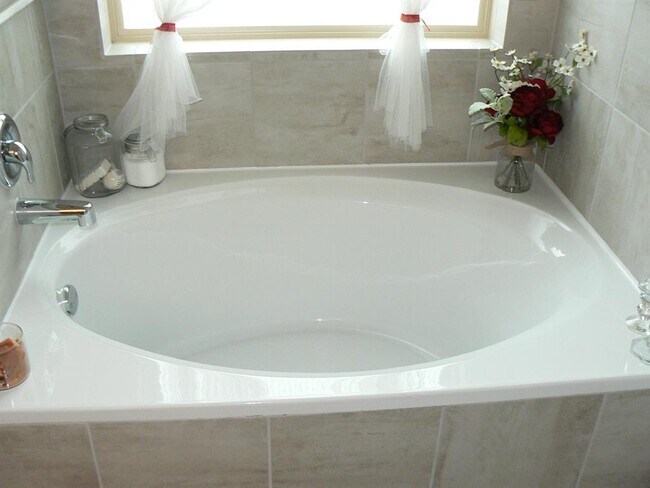 Building Photo - 5900 Bucine Cv