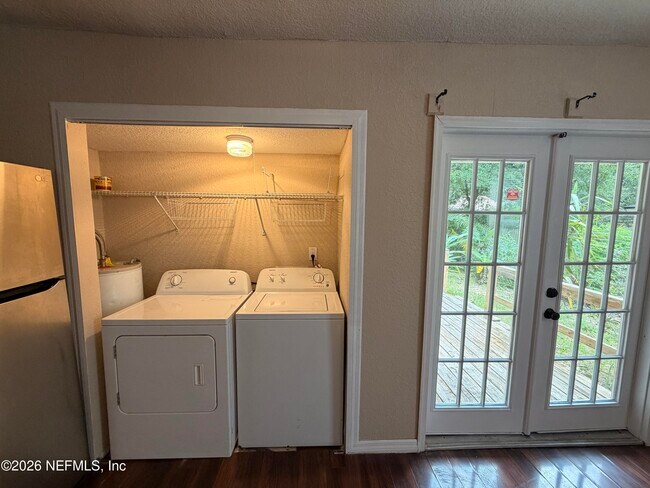 Building Photo - 4815 Headley Terrace