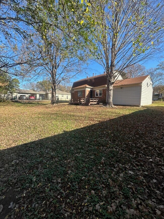 Building Photo - 2349 Ridgeland St