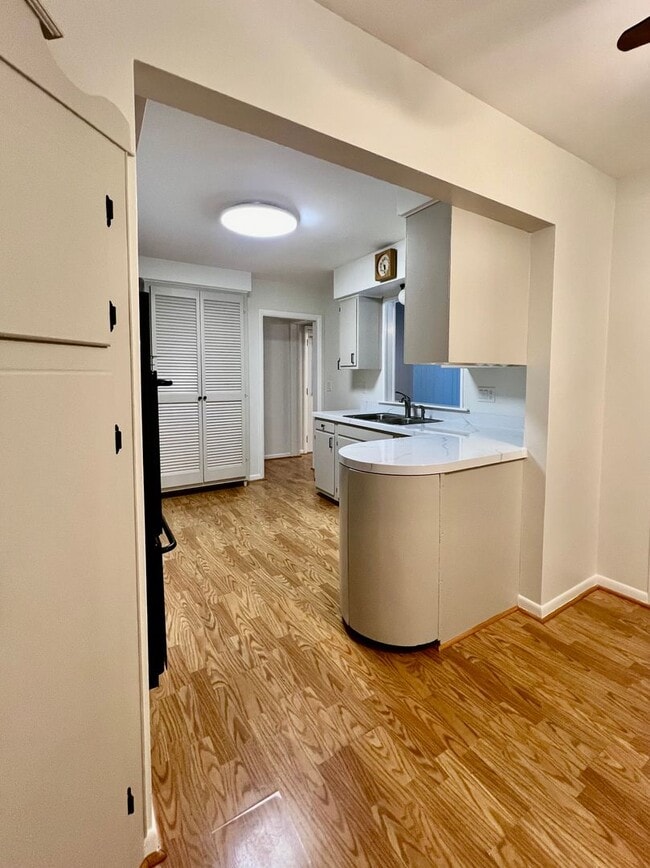 Building Photo - 3 Bedroom Home in Portage by West Lake