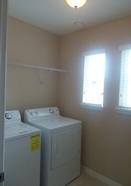 Building Photo - 1111 Peterson Pl