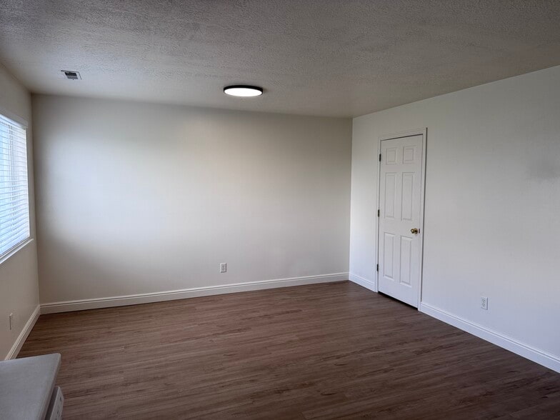 Building Photo - 2455 W 450 N