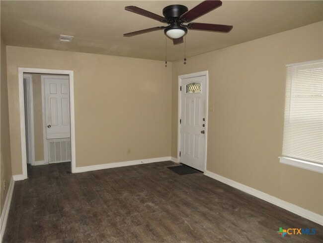 Building Photo - 214 E Munroe Ave