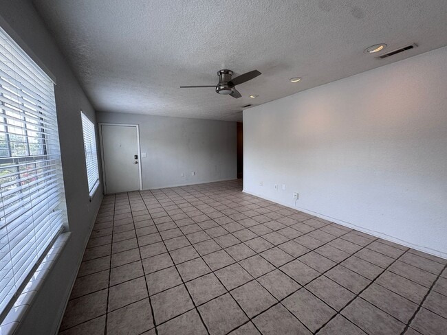 Building Photo - 5343 Hansel Ave