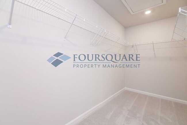 Building Photo - New Townhome | Washer/ Dryer Included |Fib...