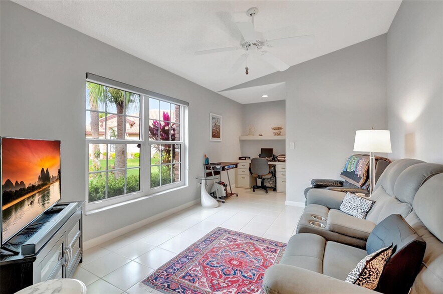 Building Photo - 8224 Cassia Dr