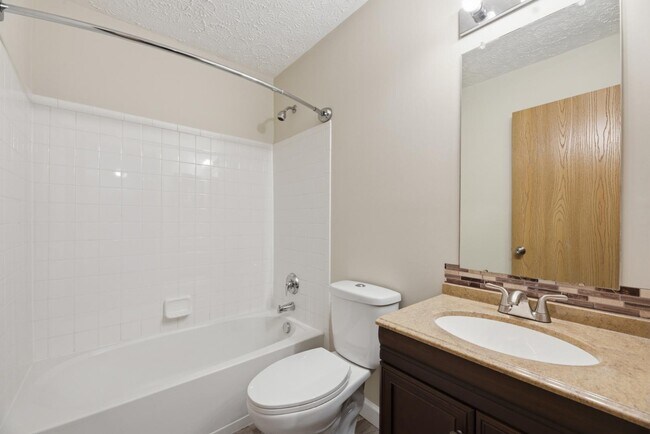 Building Photo - 106 Hewes St