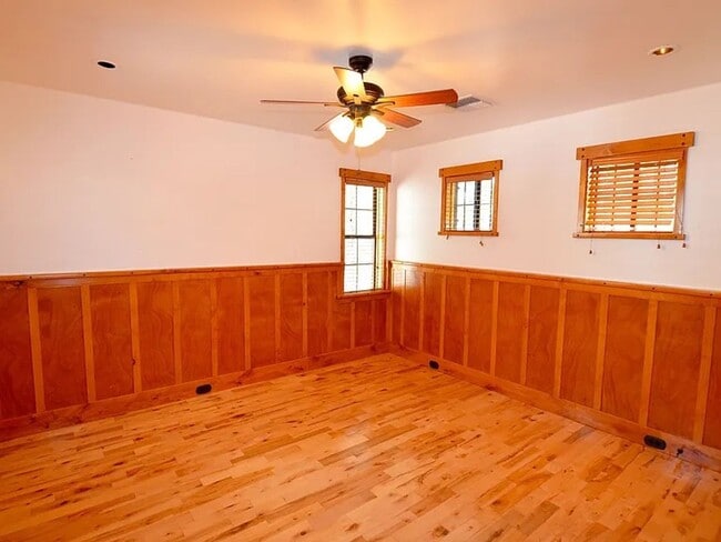 Building Photo - Your Dream Home Awaits! Available in June!