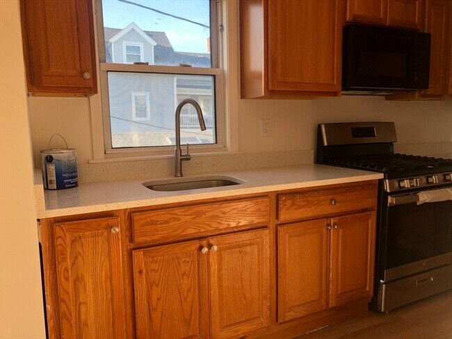 Building Photo - 83-85 Neptune St