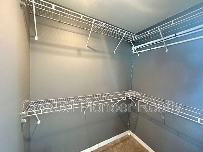 Building Photo - 4106 W San Rafael St