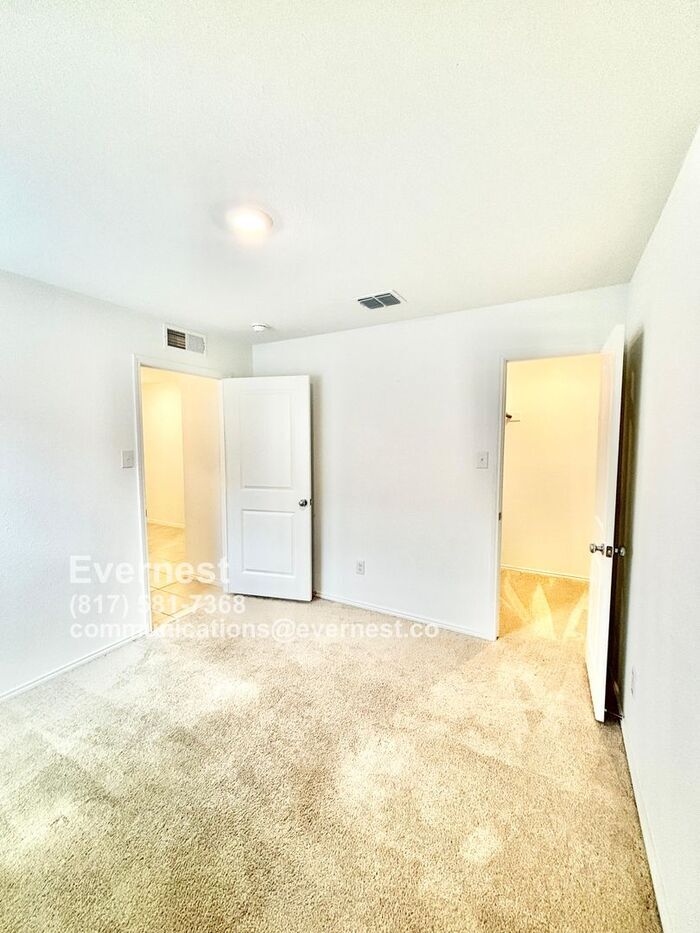Building Photo - 1517 Vattier St
