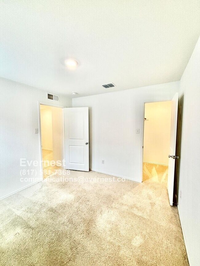 Building Photo - Beautiful 3-Bedroom Home with Spacious Yar...