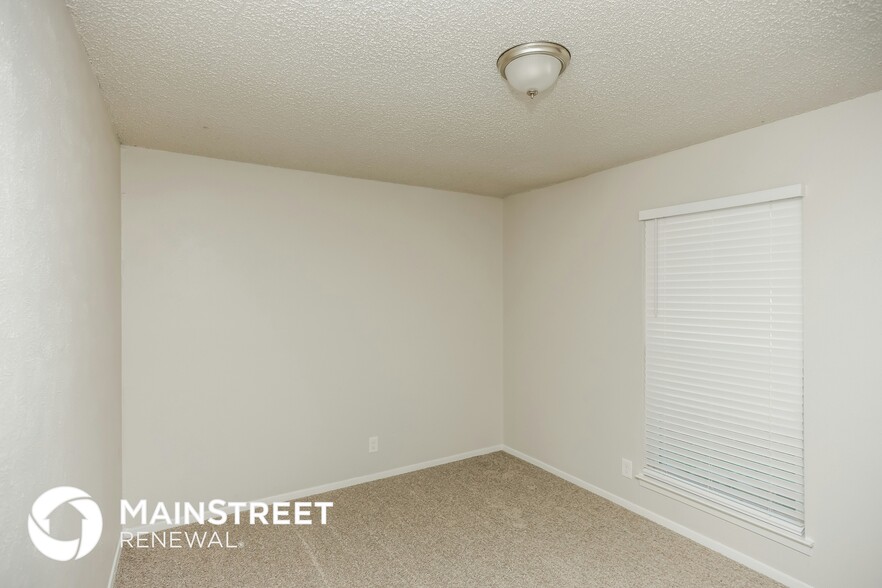 Building Photo - 1100 Trammell Dr