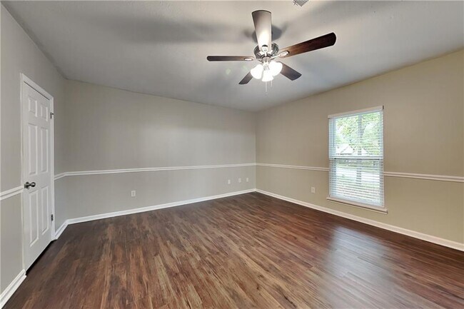 Building Photo - 6627 Windwood Cir