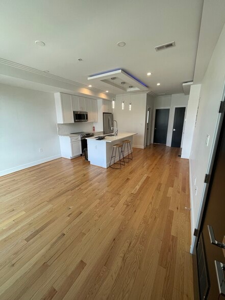 Building Photo - 1404 Meridian Pl NW