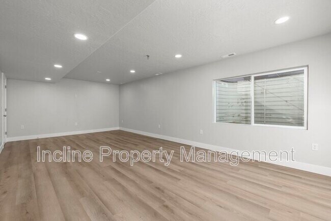 Building Photo - 1009 N Ledger Dr