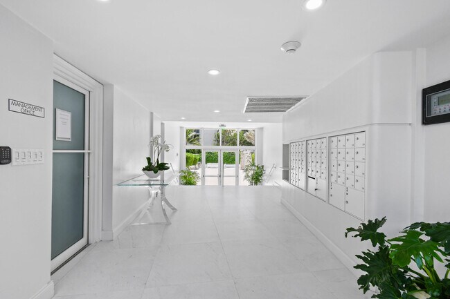 Building Photo - 2780 S Ocean Blvd