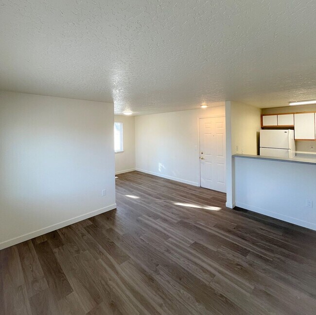 Building Photo - 3185 S Apple St