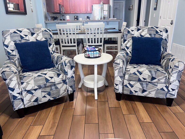 Building Photo - 10625 Front Beach Rd