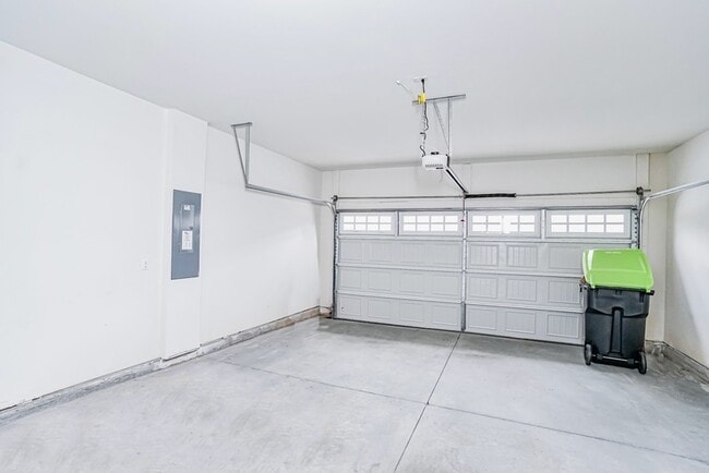 Building Photo - 138 Bromes Way