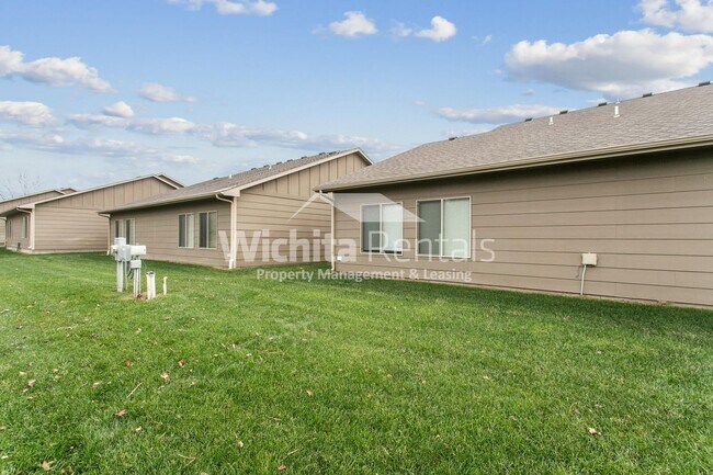 Building Photo - 920-922 Onewood Place