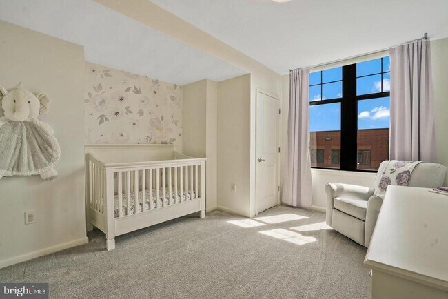 Building Photo - 1021 N Garfield St