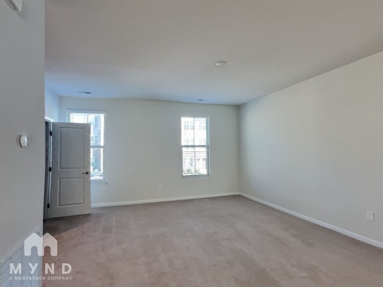 Building Photo - 308 Poplar Leaf Way