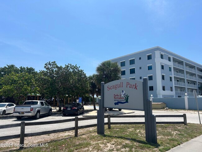 Building Photo - 55 Sea Park Blvd