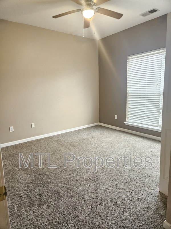 Building Photo - 2717 Hartley Hills Dr