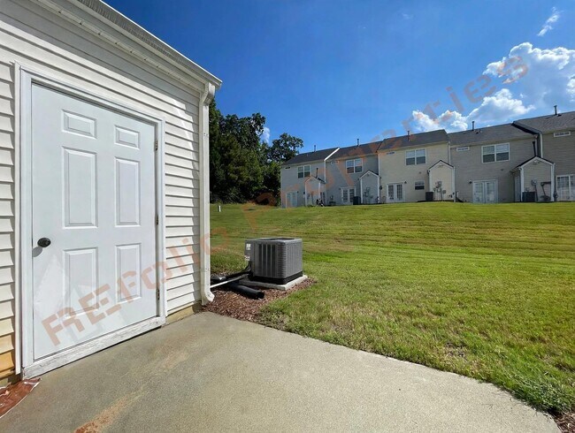 Building Photo - 1304 Cozart St