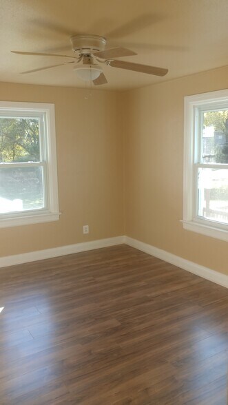 Building Photo - 9946 Carlyle Ave