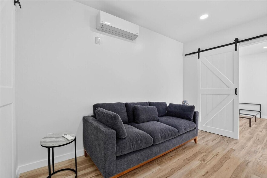 Building Photo - 8778 Waterfront Terrace