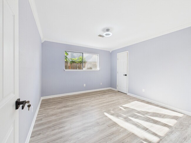 Building Photo - 10915 Sagedowne Ln