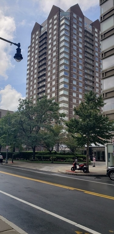 Building Photo - 8 Museum Way