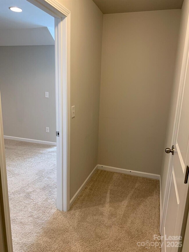 Building Photo - 2473 Seagull Dr