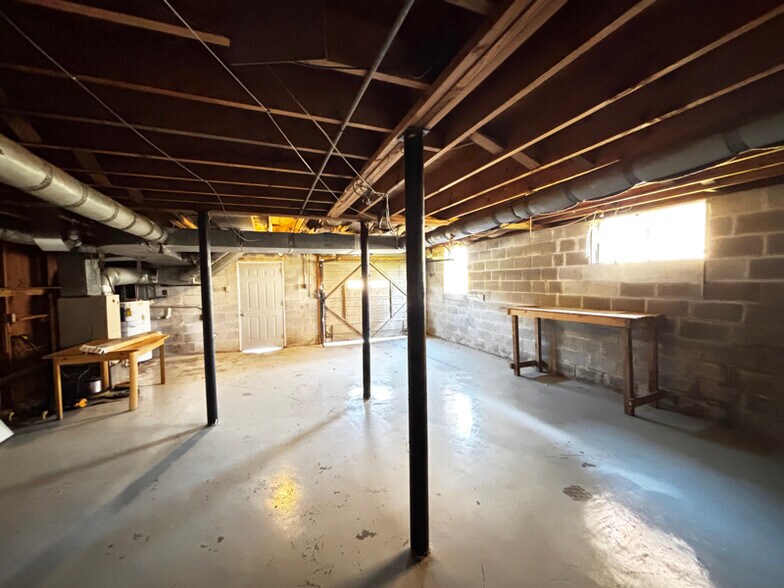 Building Photo - 2103 McBrien Rd