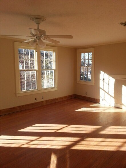 Building Photo - 2525 Liberty