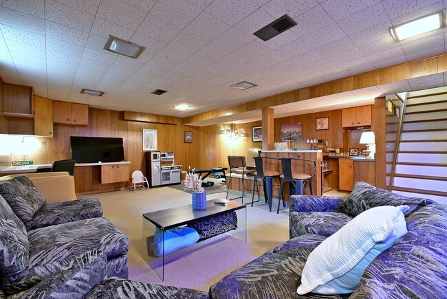 Building Photo - 2307 Edna Ave