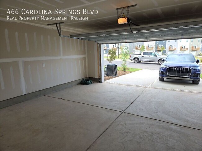 Building Photo - 466 Carolina Spgs Blvd