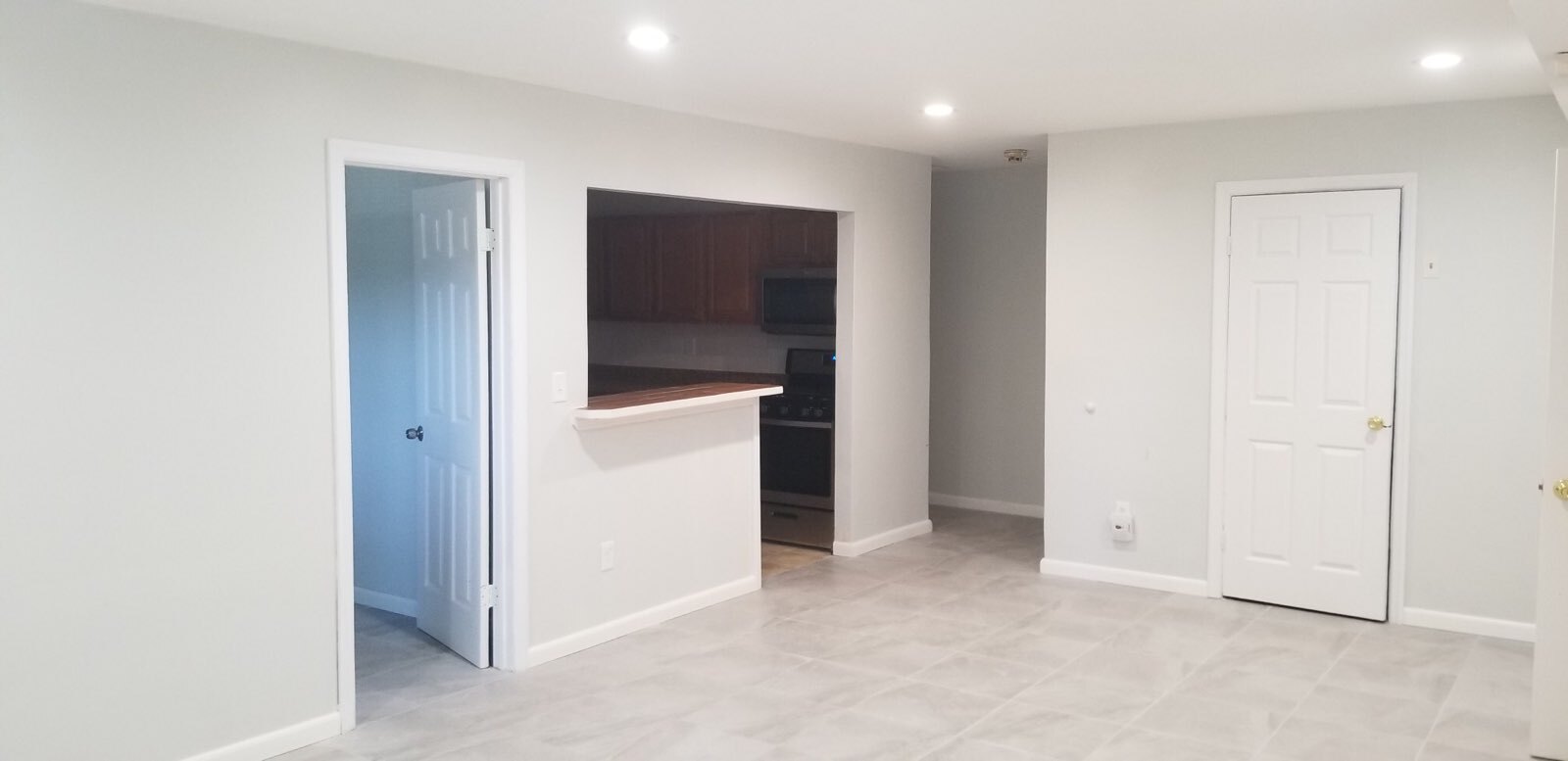 Building Photo - 307 College Dr