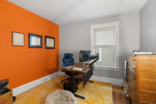 Building Photo - 75 Newton St