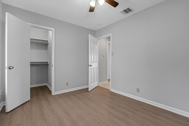 Building Photo - One Story Rental Home located near FM 78 and Walzem available for asap move in!