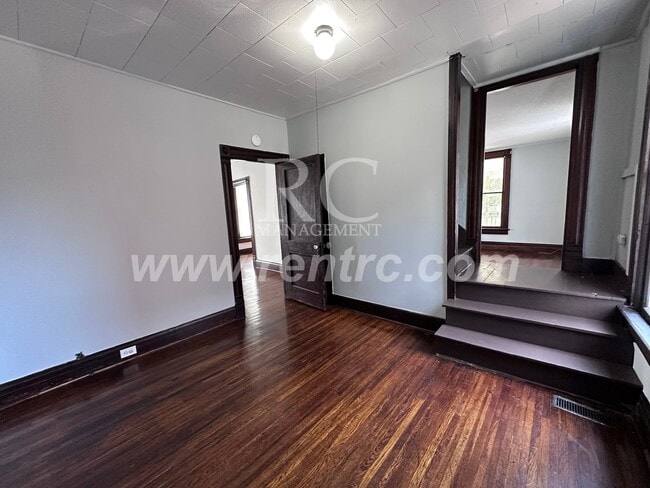 Building Photo - 1501 Walnut-