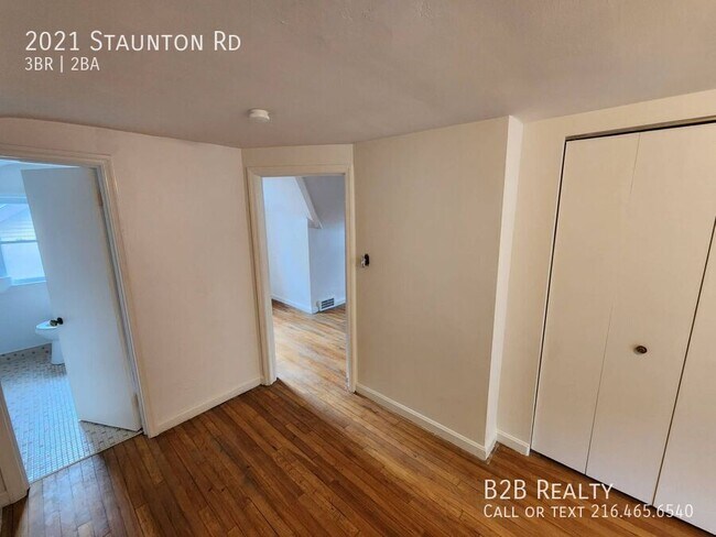 Building Photo - 2021 Staunton Rd