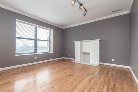 Living Room - 5671 Waterman Blvd