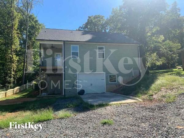 Building Photo - 102 Jefferson Dr